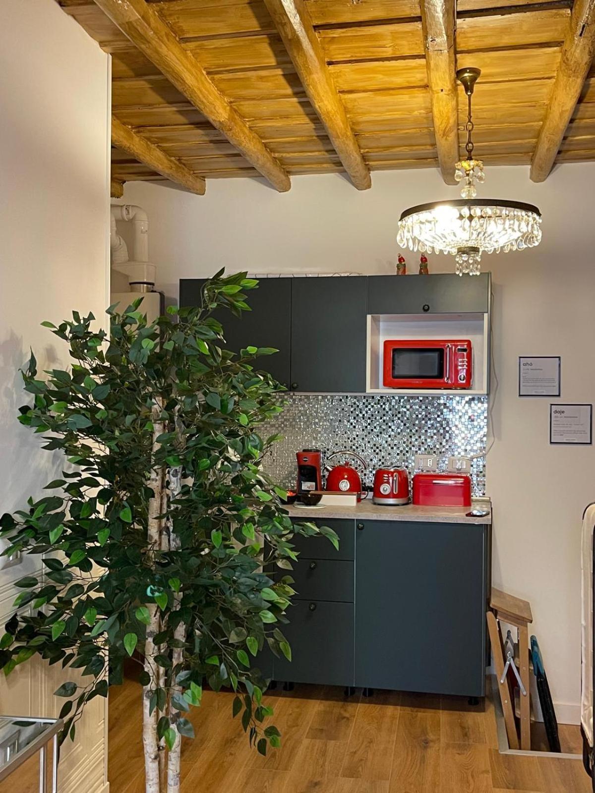 B&B Ventisei Scalini A Trastevere Roma Exterior foto