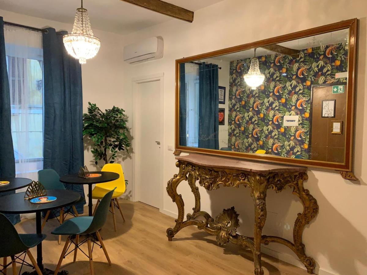 B&B Ventisei Scalini A Trastevere Roma Exterior foto